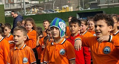 İyidere'de minik kalpler Gençlik Şöleni'nde buluştu