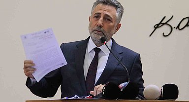 İzmir Bayraklı Belediyesi'nde yolsuzluk operasyonu: Eski başkan Sandal'a gözaltı