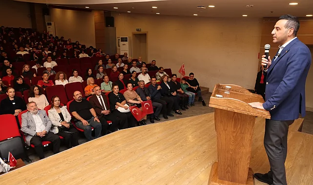 İzmir Çiğli'de Cumhuriyet coşkusu fotoğraf sergisi ile taçlandı