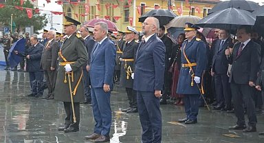 İzmir esnafından Cumhuriyet'e 103. yıl saygısı