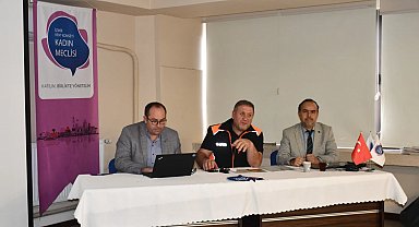 İzmir Kent Konseyi'nden 'kentsel dönüşüm' paneli