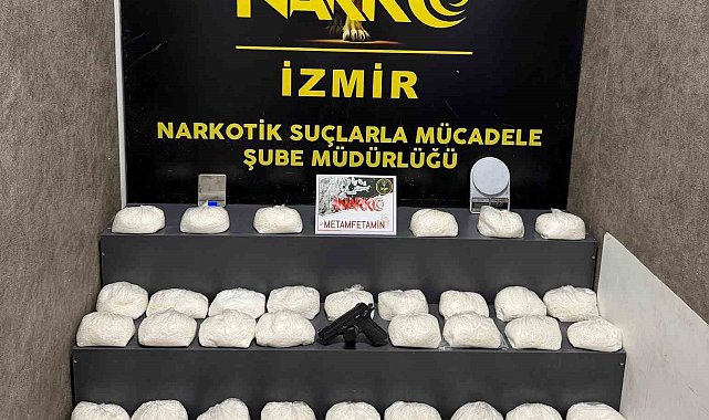 İzmir'de 32 kilo metamfetamin maddesi ele geçirildi