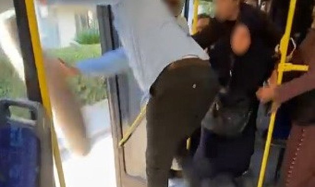 İzmir'de belediye otobüsünde 'halı' kavgası