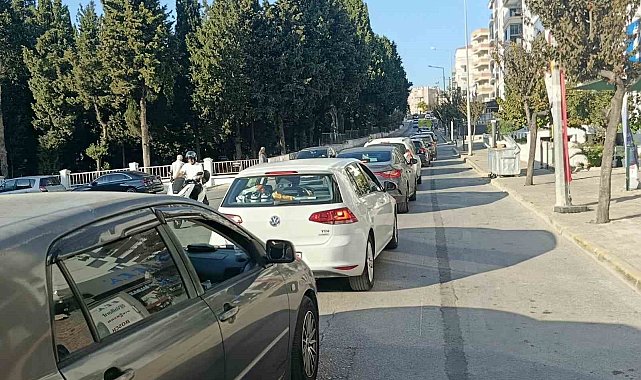 İzmir'de trafiğe kayıtlı araç sayısı 2 milyon 185 bin 457 oldu