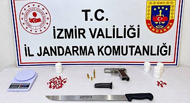 İzmir'de uyuşturucu operasyonu: 77 hap ele geçirildi