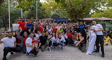 İzmir'de Cumhuriyet coşkusu engelleri aştı