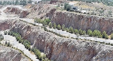 İzmir'de hafriyat toprağı kontrollü sahalarda toplanıyor