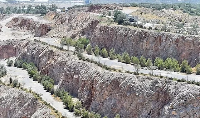 İzmir'de hafriyat toprağı kontrollü sahalarda toplanıyor