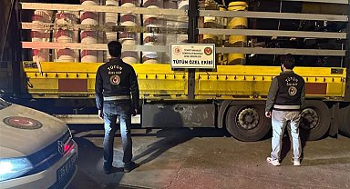 İzmir'de kaçak sigara fabrikasına baskın! Ele geçirilenlerin değeri 125 milyon TL'yi aştı