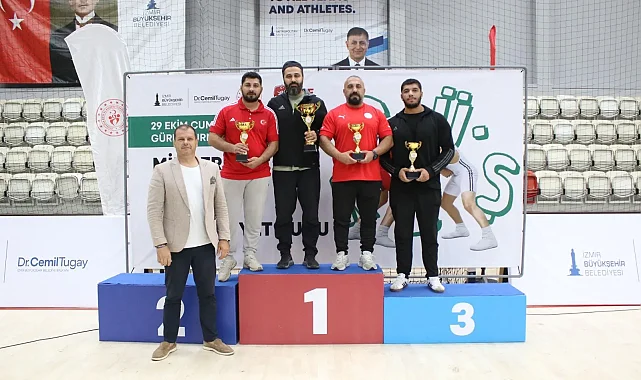 İzmir'de tatami ve minderde Cumhuriyet coşkusu