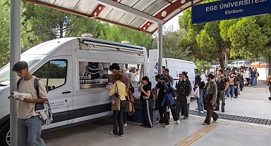 İzmir'de üniversiteliler Büyükşehir'e emanet