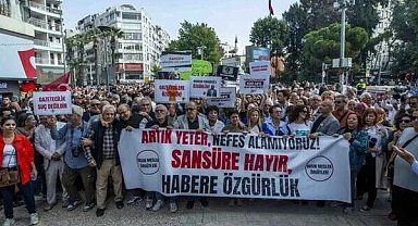 İzmir'den basın özgürlüğüne halk desteği
