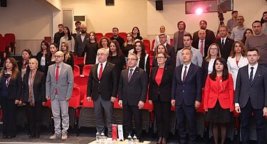 İzmir'in üniversiteleri Cumhuriyet'in kazanımlarını konuştu