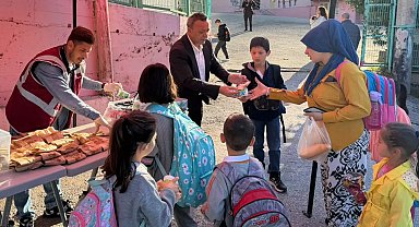İzmit'te 'Beslenme Saati' desteği sürüyor