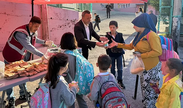 İzmit'te 'Beslenme Saati' desteği sürüyor