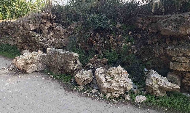 İznik'te 2 bin yıllık su kemeri ilgisizlikten çökmeye başladı