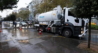 İZSU 665 personelle sahada... İzmir'de yağış alarmı!