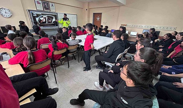 Jandarma 2 bine yakın öğrenciye eğitim verdi