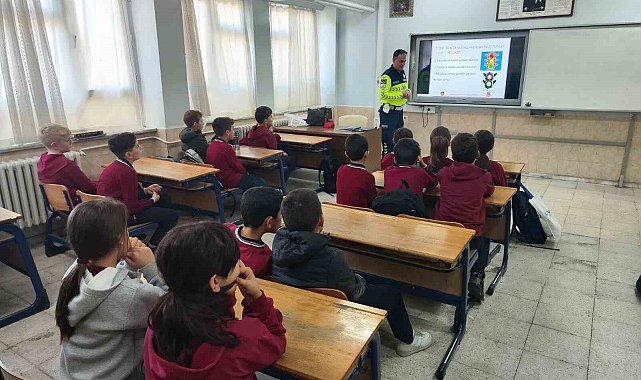 Jandarma 29 öğrenciye trafik eğitimi verdi