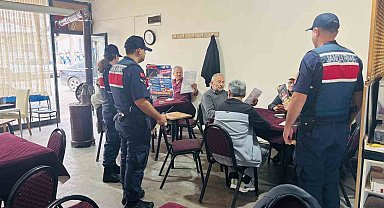 Jandarma çocuklar silahlara ulaşmasın diye köy köy gezip broşür dağıttı