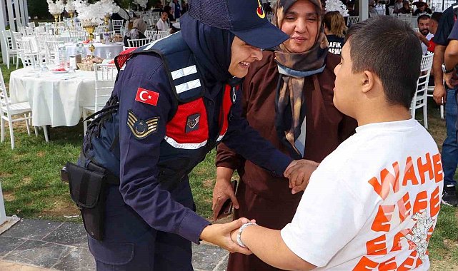 Jandarma personeli özel çocuklarla bir araya geldi