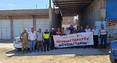 Jandarmadan 361 traktör sürücüsüne 'güvenli tarım, güvenli trafik' eğitimi