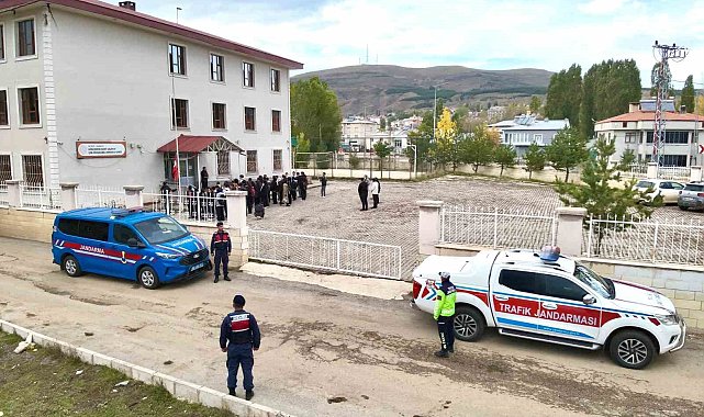 Jandarmadan Gökçedere'de okul denetimi