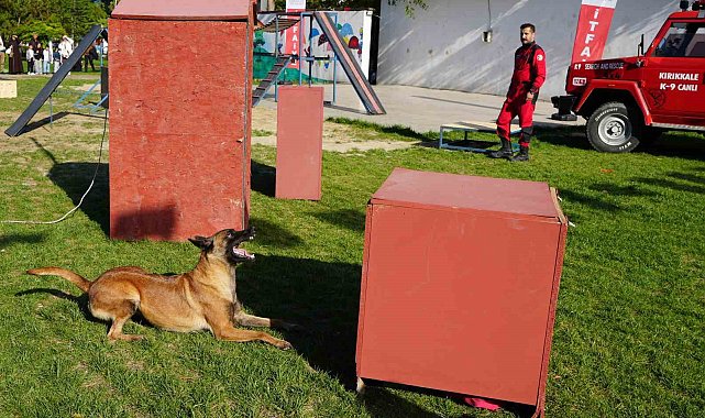 K9 köpekler hünerlerini sergiledi: Saklanan çocukları saniyeler içinde buldular