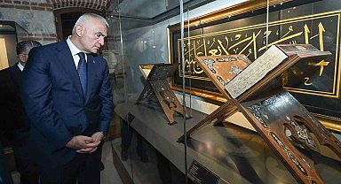 Kabe'de imzası olan Türk hattattan milletine paha biçilmez armağan