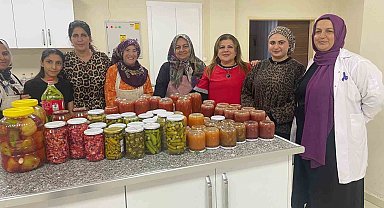 Kadınlar kışlık hazırlıklarını dayanışmayla yaptı