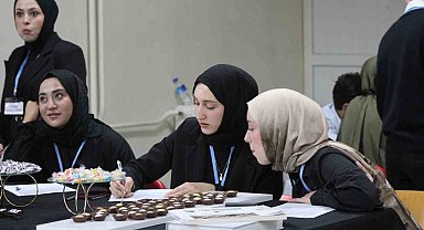 Kafkas Üniversitesi'nde gastronomi heyecanı: Öğrenciler standa akın etti