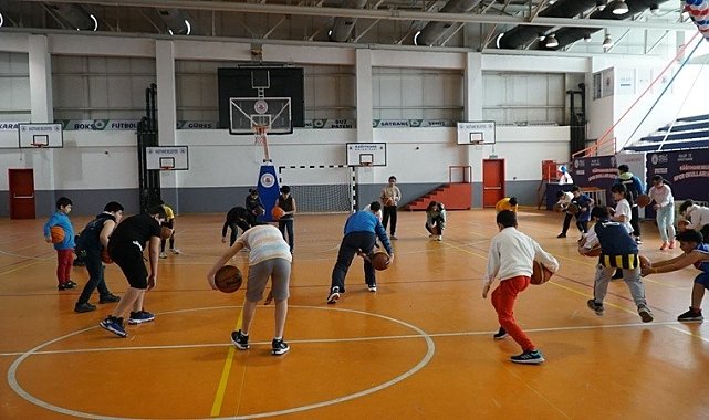 Kağıthane'de kış spor okullarına yoğun ilgi