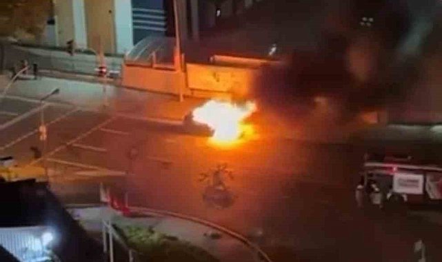 Kağıthane'de otomobil alevlere teslim oldu