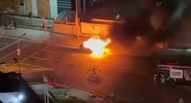 Kağıthane'de otomobil alevlere teslim oldu