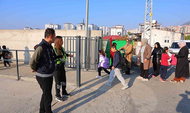 Kahramanmaraş'ta okullarda polisler de görev yapmaya başladı