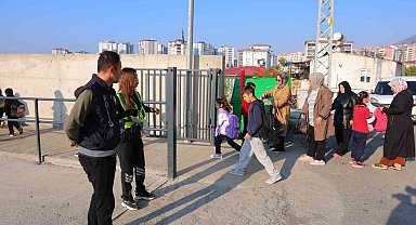 Kahramanmaraş'ta okullarda polisler de görev yapmaya başladı