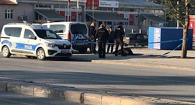Kaldırımda ölü bulundu
