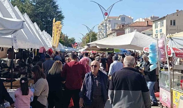 Kaman'da ceviz festivali alanı panayır alanına döndü