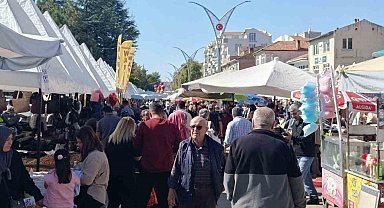 Kaman'da ceviz festivali alanı panayır alanına döndü