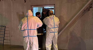 Kapıdan çıkamayan 2 yaşlı kadını itfaiye pencereden kurtardı
