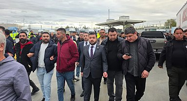 Kapıkule'de tır şoförlerinin vize isyanı! Yazgan'dan hizmet pasaportu çağrısı