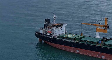 Kaptanı dron saldırısında hayatını kaybeden ARINA A adlı gemi Trabzon açıklarında