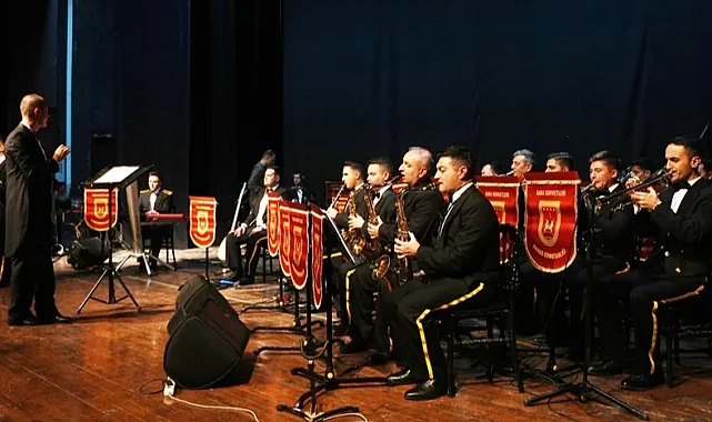 Kara Kuvvetleri Bando Komutanlığı'ndan Mardin'de müzik şöleni
