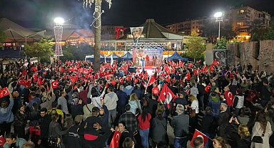 Karabağlar'da Cumhuriyet'in 103.yılı coşkusu