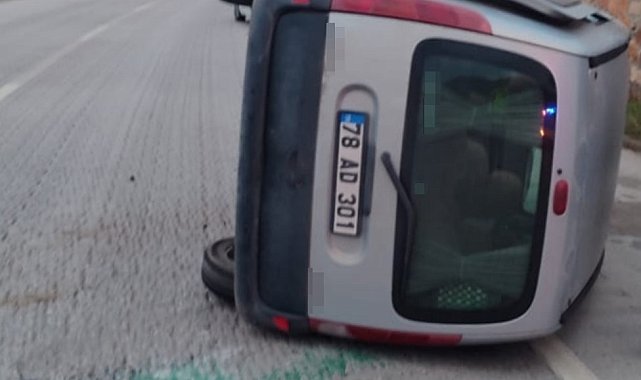 Karabük'te çarpışan otomobillerden biri devrildi: 1 yaralı
