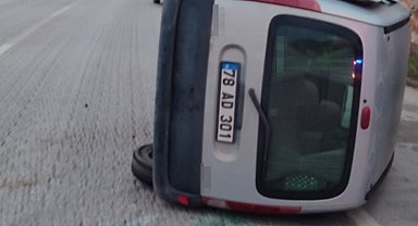 Karabük'te çarpışan otomobillerden biri devrildi: 1 yaralı