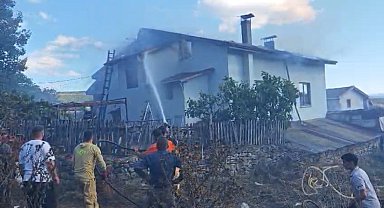Karabük'te çatı yangını büyümeden söndürüldü
