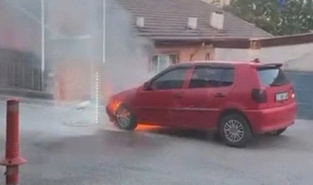 Karabük'te park halindeki otomobil alev aldı