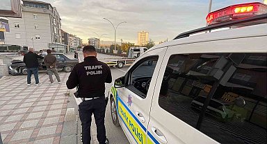Karaman'da otomobil beton duvara çarptı: 1 yaralı