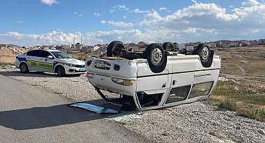 Karaman'da otomobille çarpışan panelvan devrildi: 2 yaralı